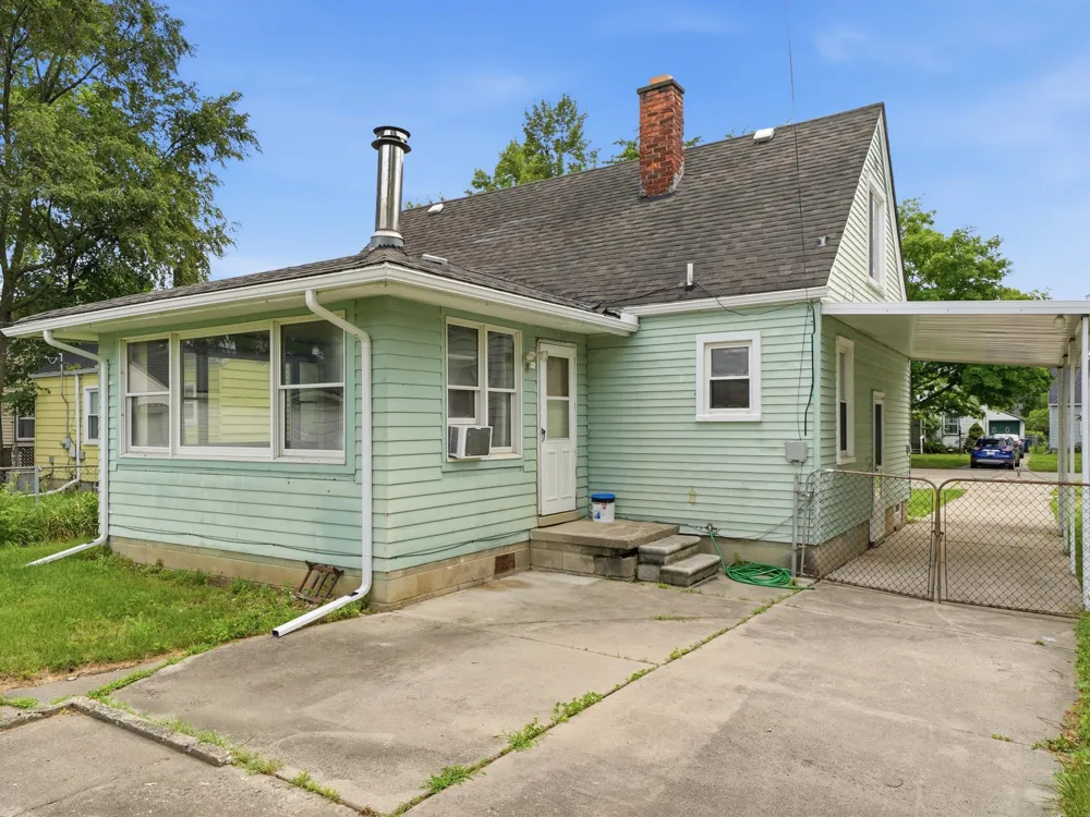 15943 Kinloch Street Redford, MI 48239