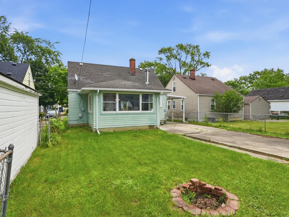 15943 Kinloch Street Redford, MI 48239