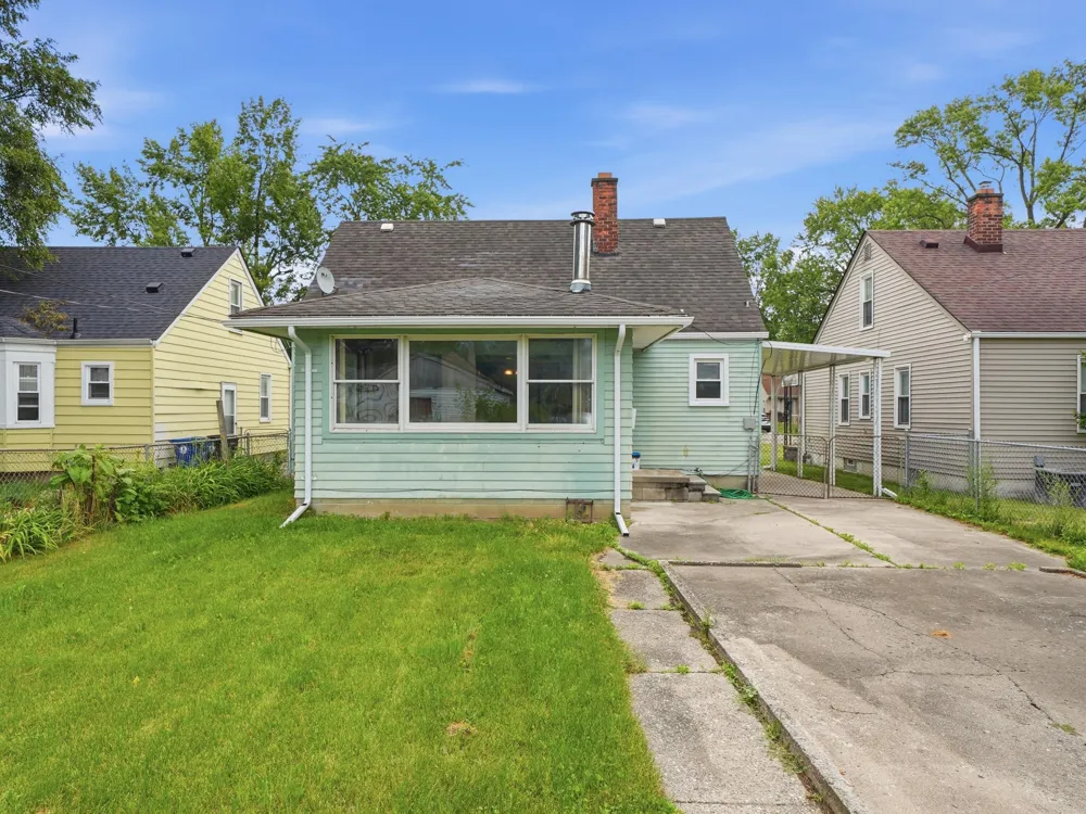 15943 Kinloch Street Redford, MI 48239