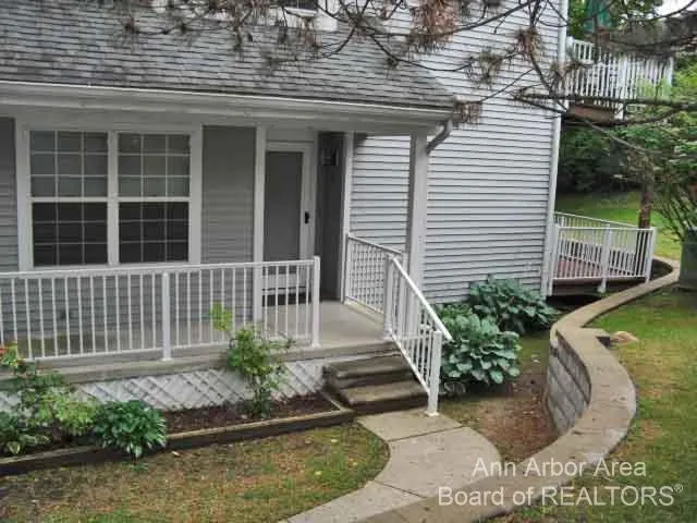 4299 Pine Ridge Court Ann Arbor, MI 48105