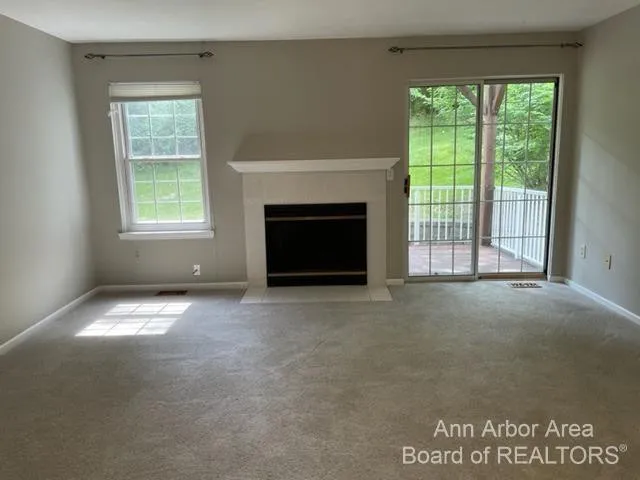 4299 Pine Ridge Court Ann Arbor, MI 48105
