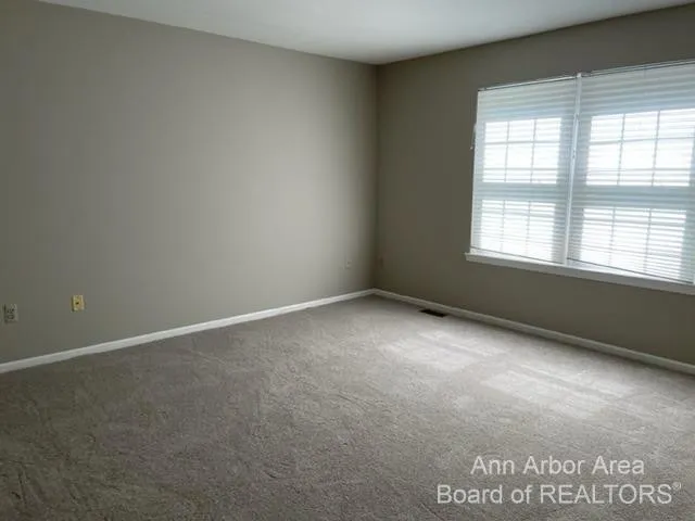 4299 Pine Ridge Court Ann Arbor, MI 48105