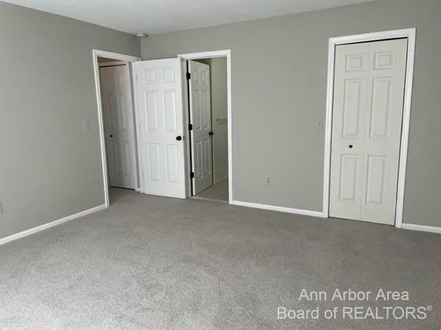 4299 Pine Ridge Court Ann Arbor, MI 48105