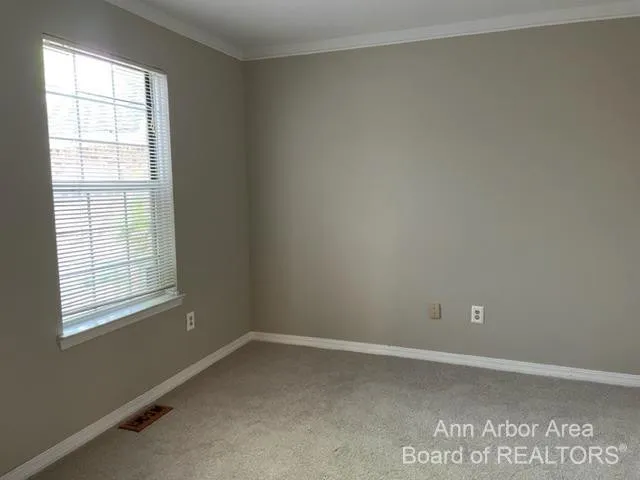 4299 Pine Ridge Court Ann Arbor, MI 48105