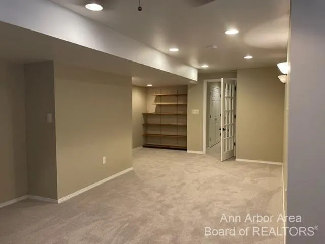 4299 Pine Ridge Court Ann Arbor, MI 48105