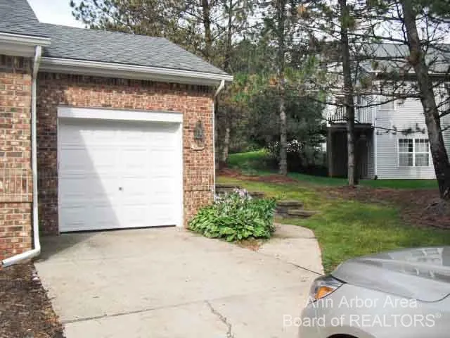 4299 Pine Ridge Court Ann Arbor, MI 48105