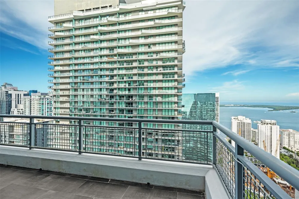 60 SW 13th St #4002 Miami, FL 33130
