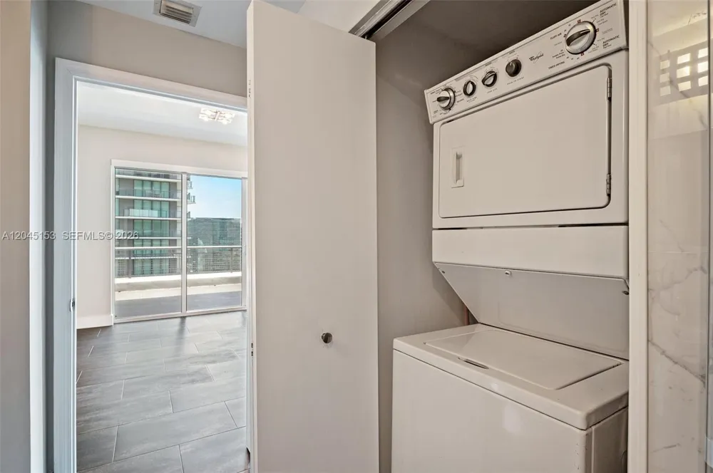 60 SW 13th St #4002 Miami, FL 33130