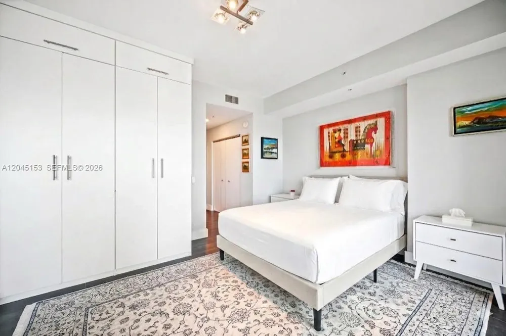 60 SW 13th St #4002 Miami, FL 33130