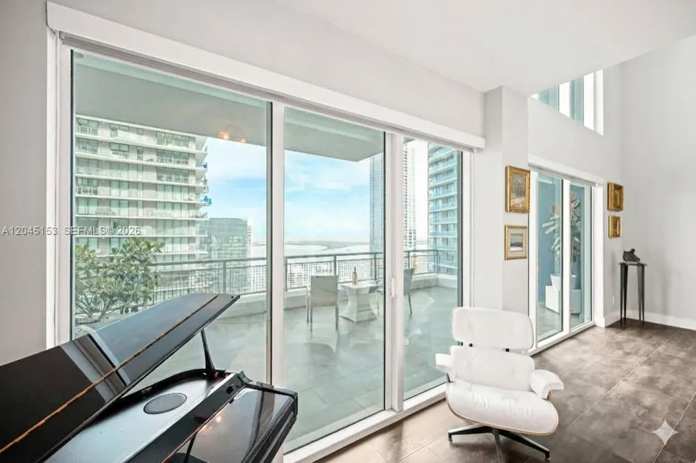 60 SW 13th St #4002 Miami, FL 33130