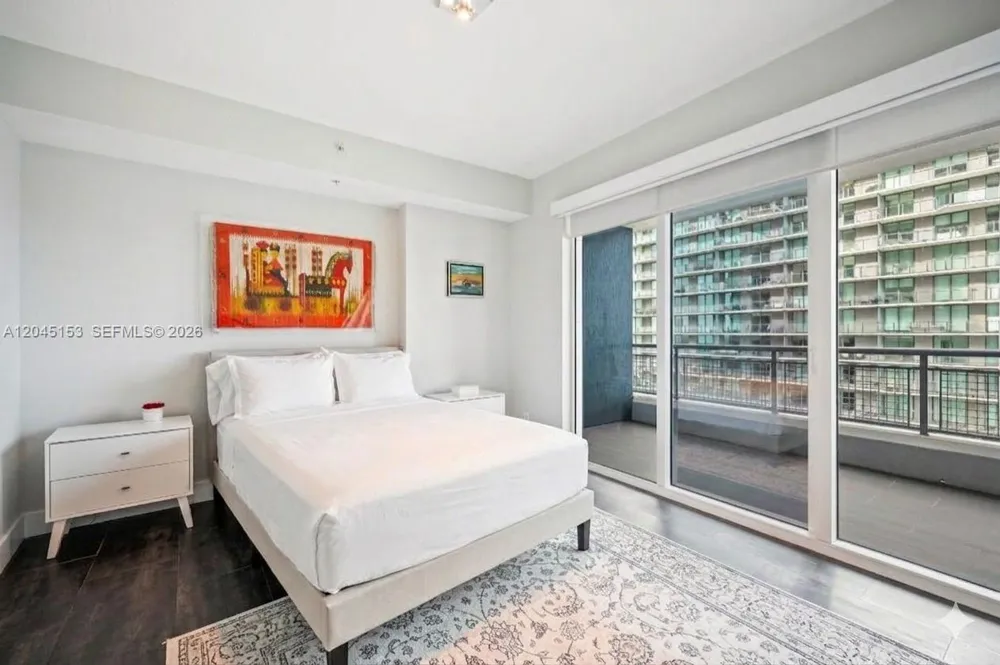 60 SW 13th St #4002 Miami, FL 33130