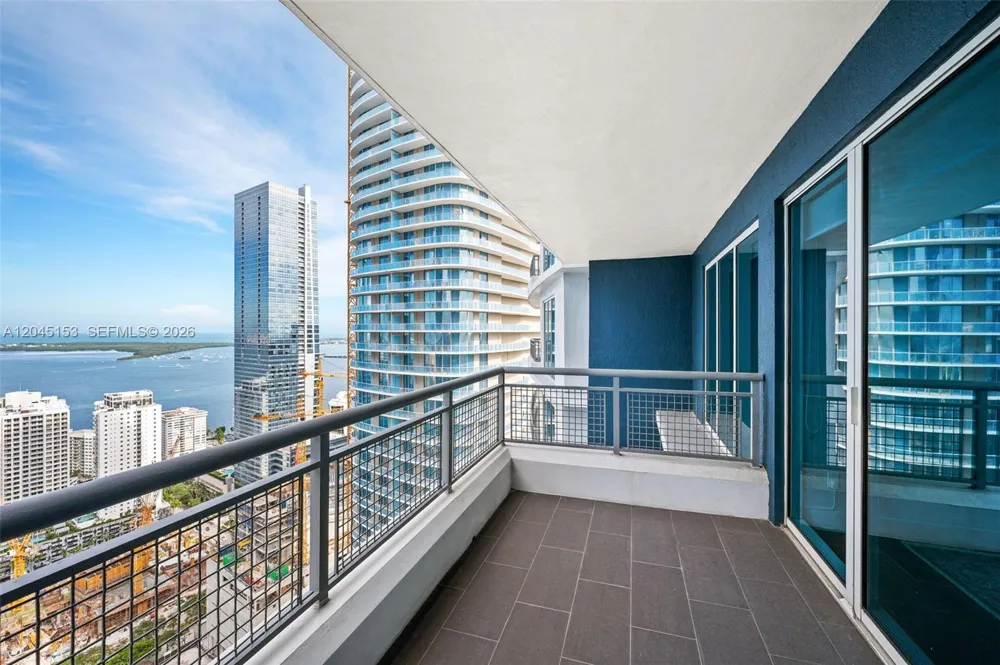 60 SW 13th St #4002 Miami, FL 33130
