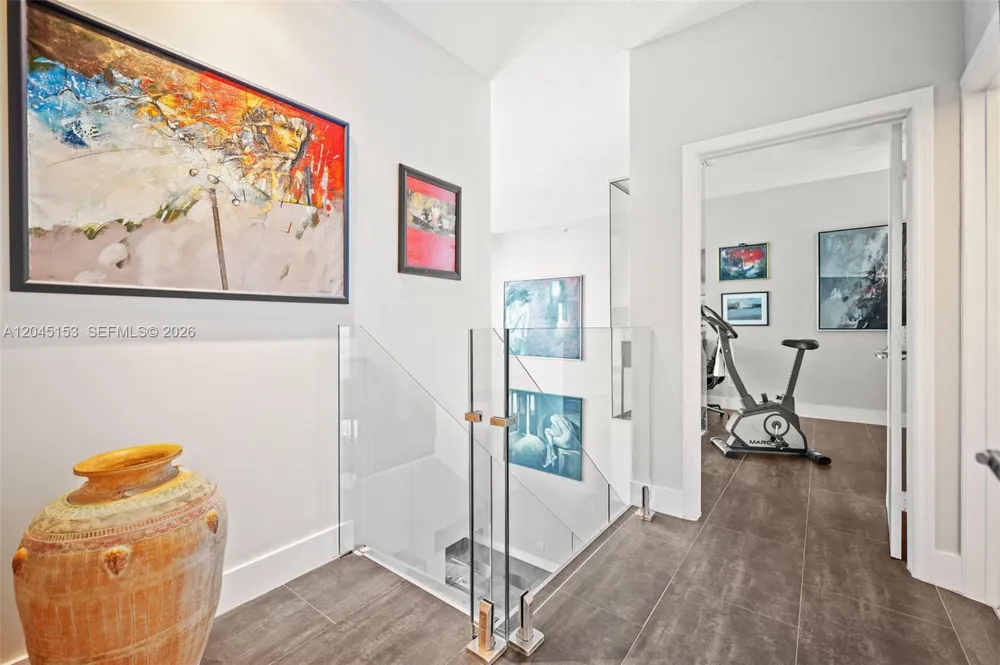 60 SW 13th St #4002 Miami, FL 33130