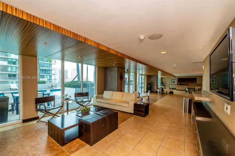 60 SW 13th St #4002 Miami, FL 33130
