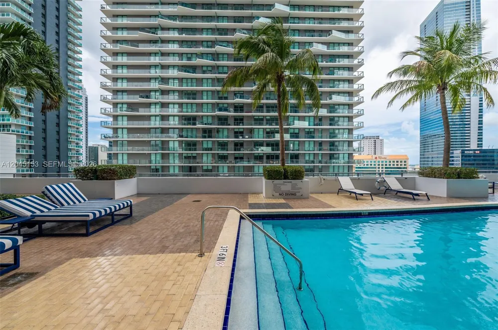 60 SW 13th St #4002 Miami, FL 33130