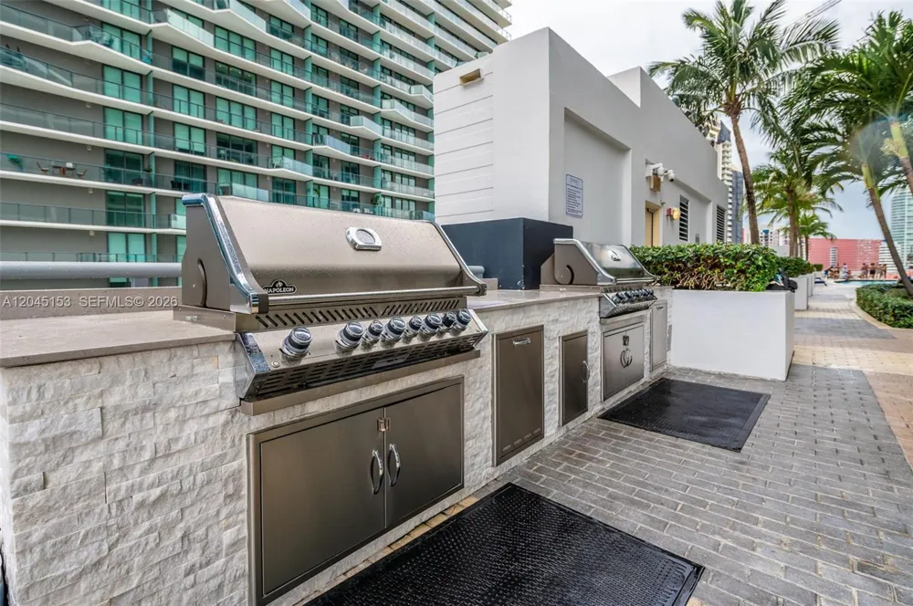 60 SW 13th St #4002 Miami, FL 33130