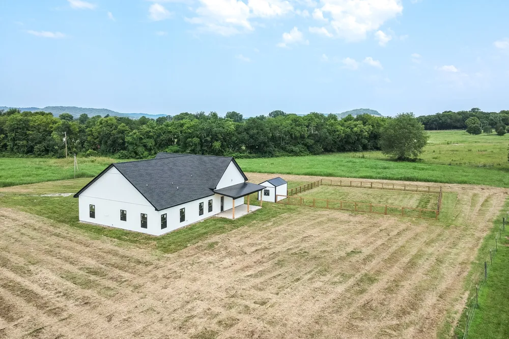 2985 Lewisburg Hwy Petersburg, TN 37144