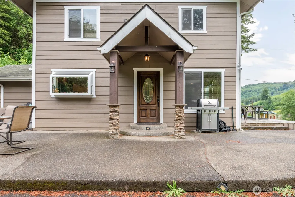 1430 Hazel Dell Castle Rock, WA 98611