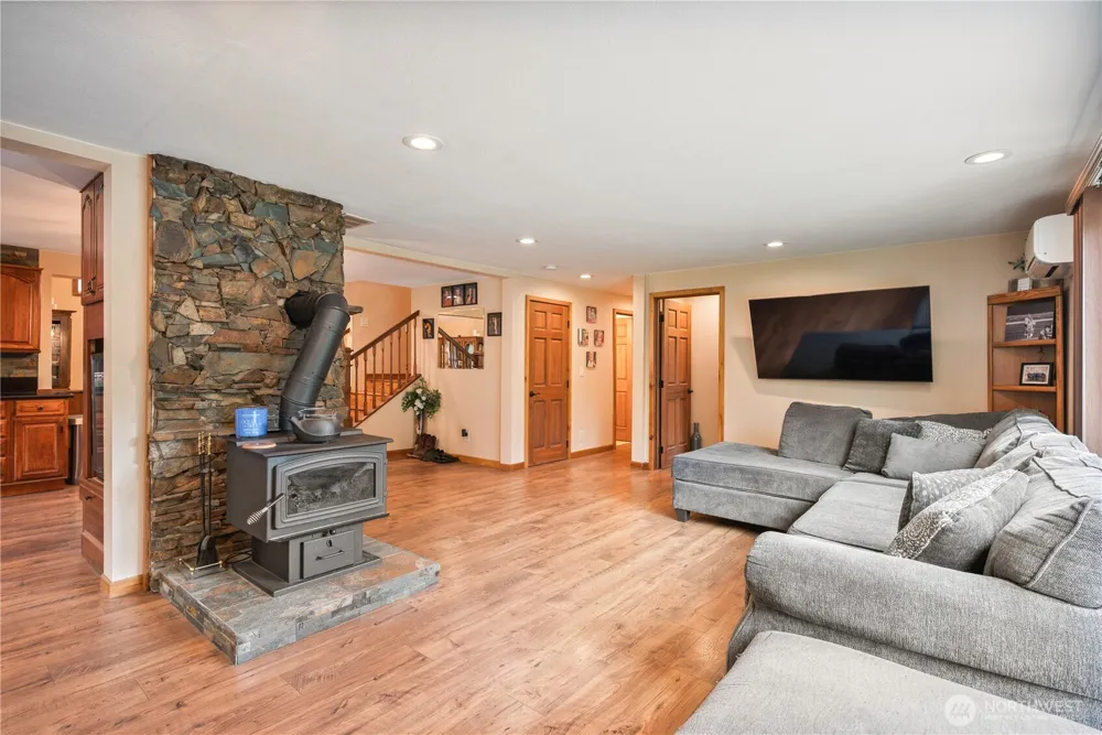 1430 Hazel Dell Castle Rock, WA 98611
