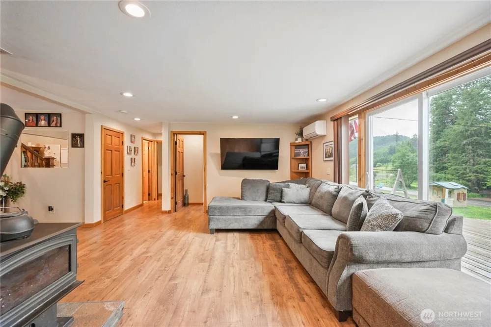 1430 Hazel Dell Castle Rock, WA 98611