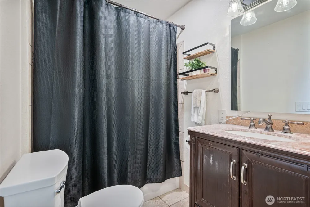 1430 Hazel Dell Castle Rock, WA 98611