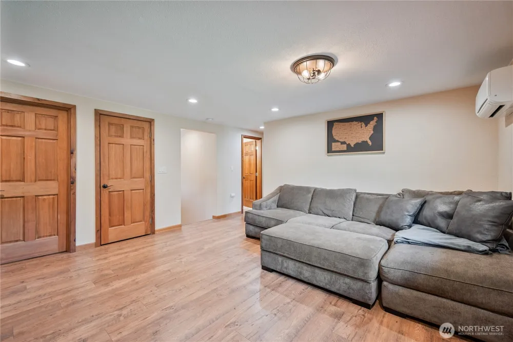 1430 Hazel Dell Castle Rock, WA 98611
