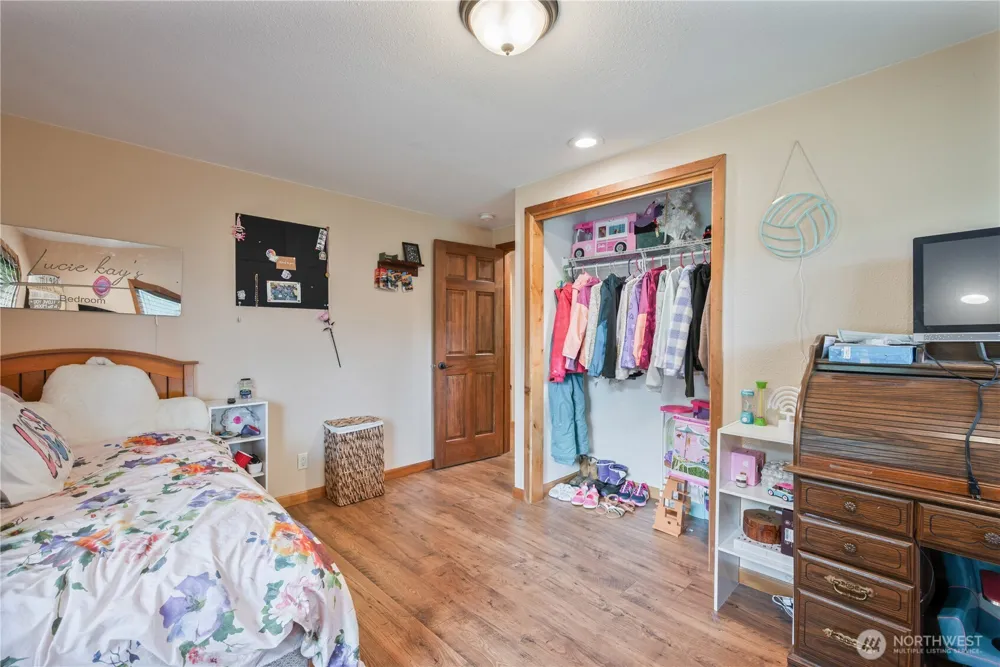 1430 Hazel Dell Castle Rock, WA 98611