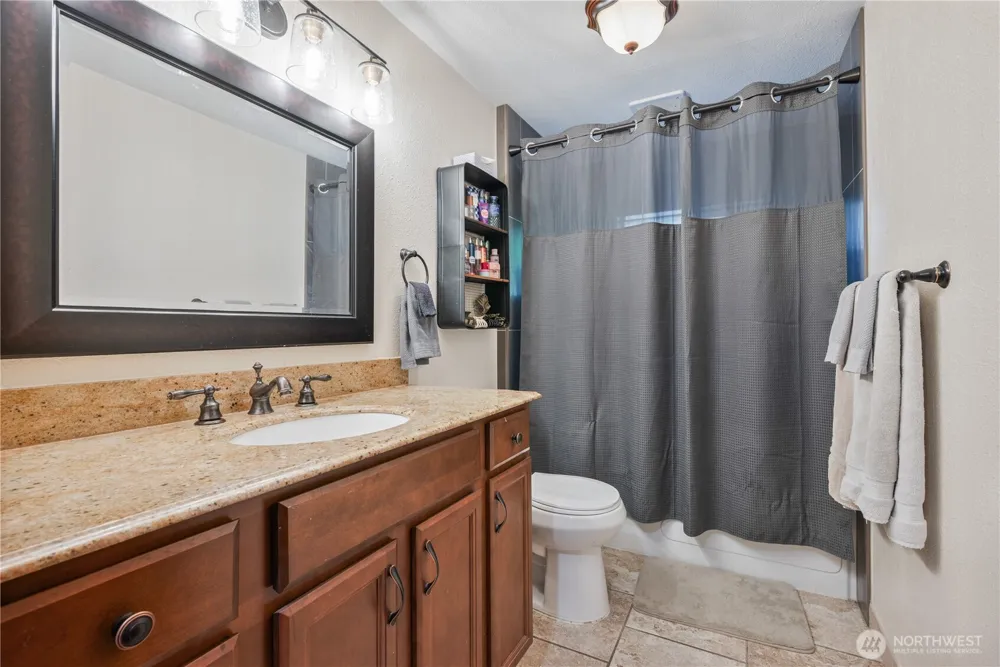 1430 Hazel Dell Castle Rock, WA 98611