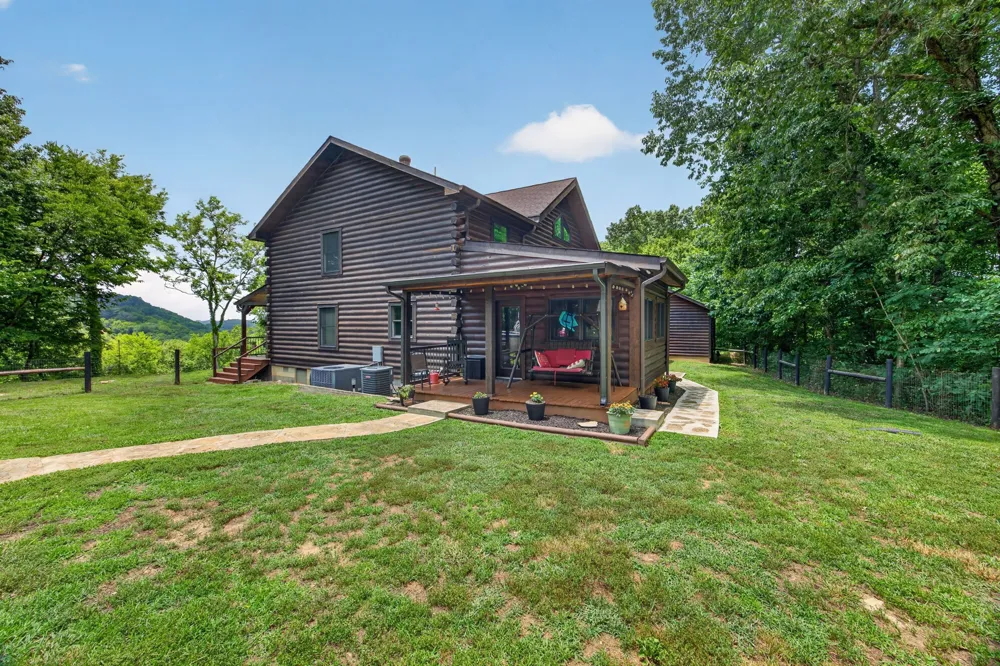 20 Magee Ln Elmwood, TN 38560
