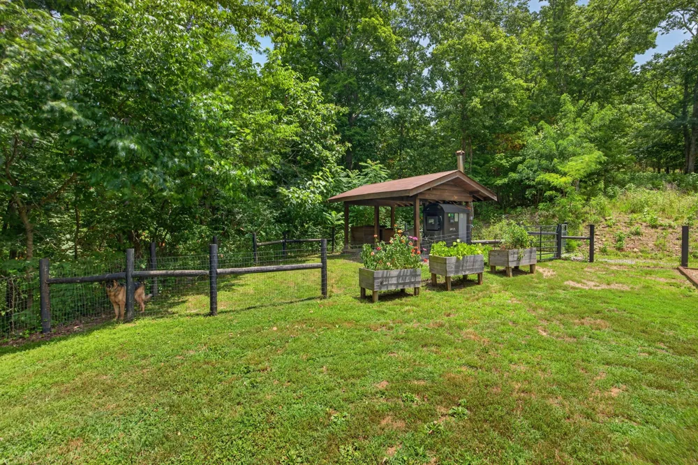 20 Magee Ln Elmwood, TN 38560