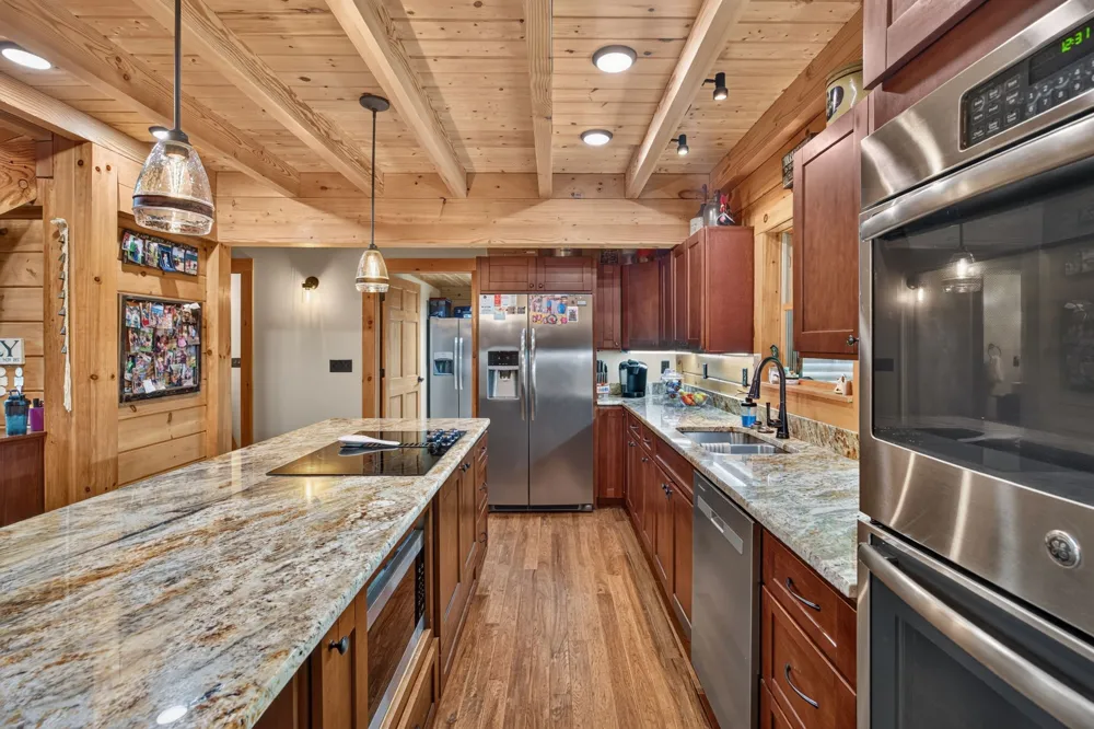 20 Magee Ln Elmwood, TN 38560