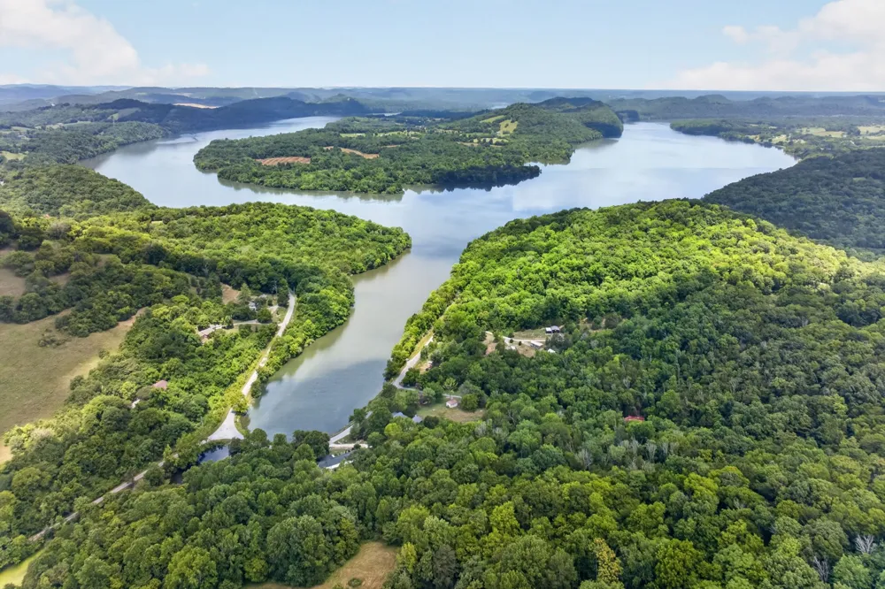 20 Magee Ln Elmwood, TN 38560
