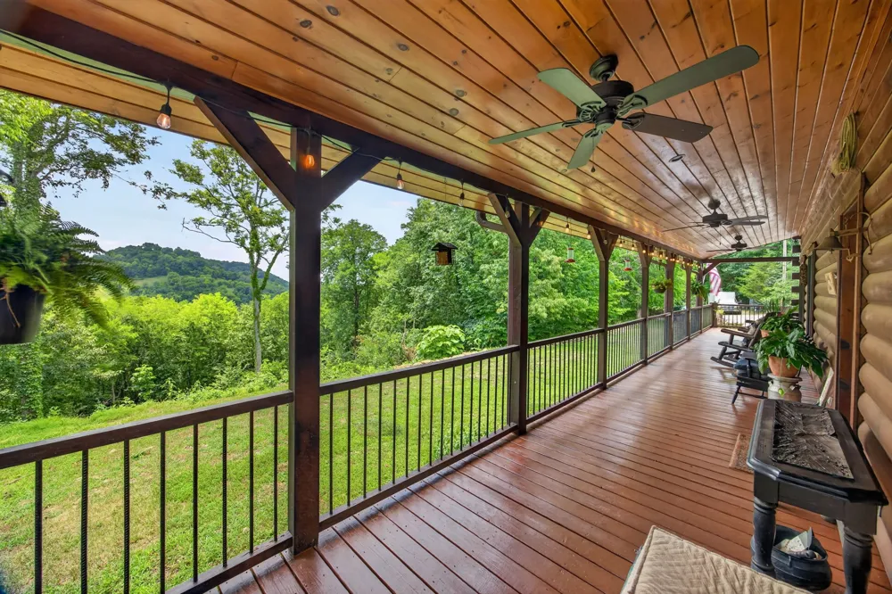 20 Magee Ln Elmwood, TN 38560