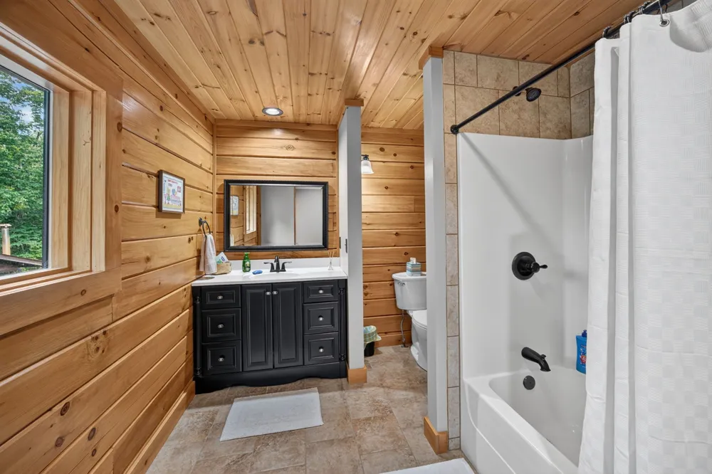 20 Magee Ln Elmwood, TN 38560