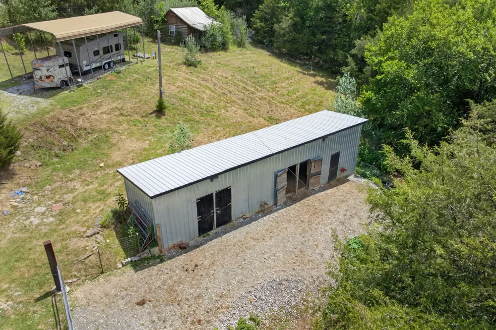 20 Magee Ln Elmwood, TN 38560