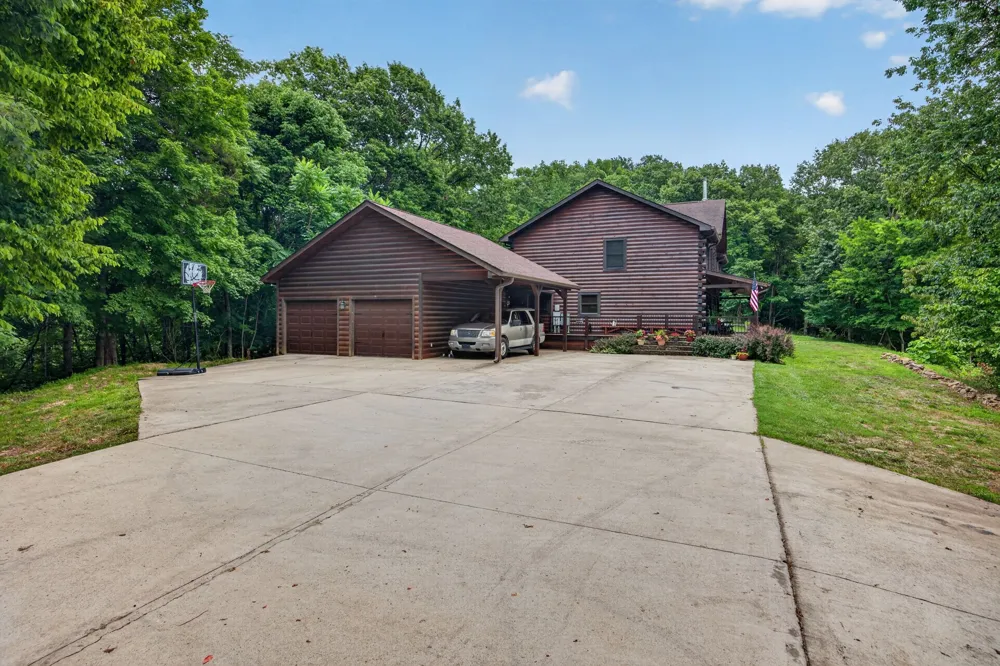 20 Magee Ln Elmwood, TN 38560