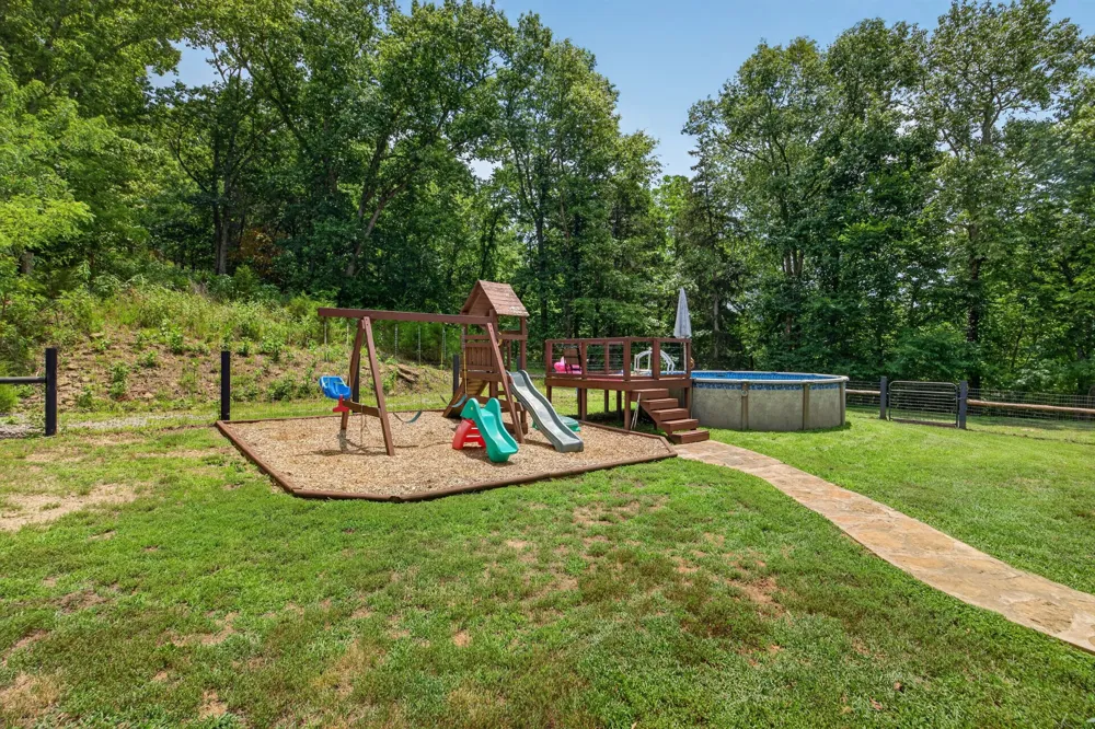 20 Magee Ln Elmwood, TN 38560