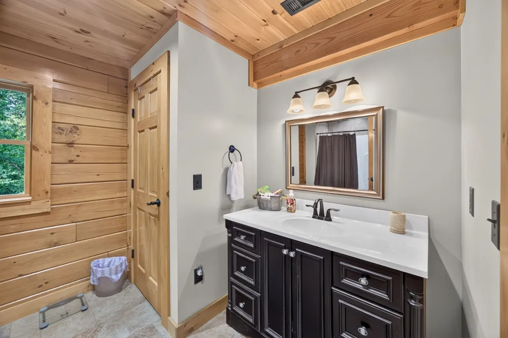 20 Magee Ln Elmwood, TN 38560