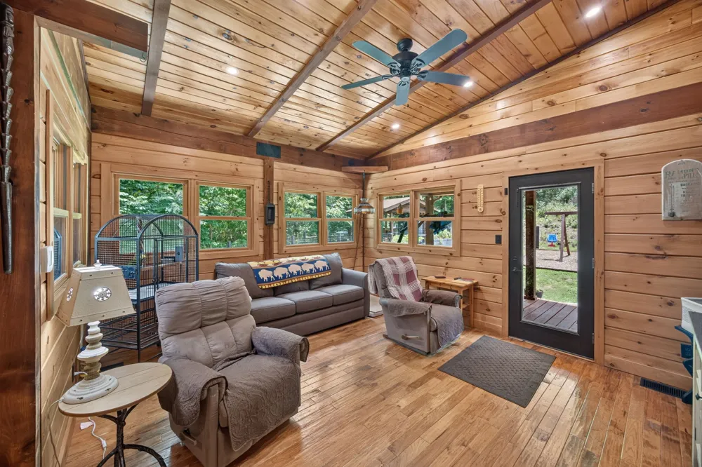 20 Magee Ln Elmwood, TN 38560