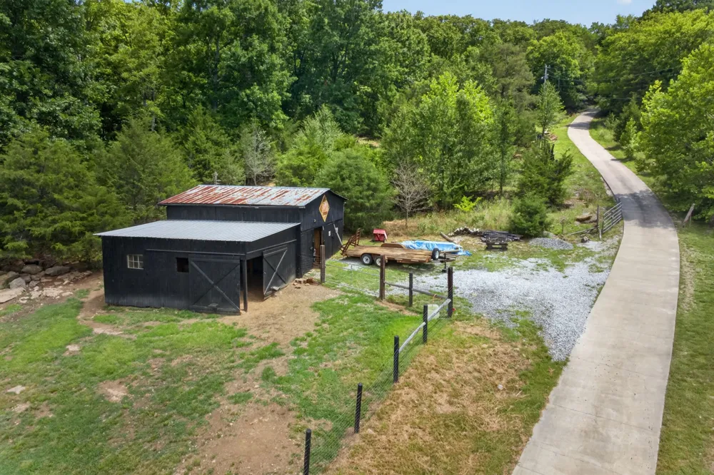 20 Magee Ln Elmwood, TN 38560