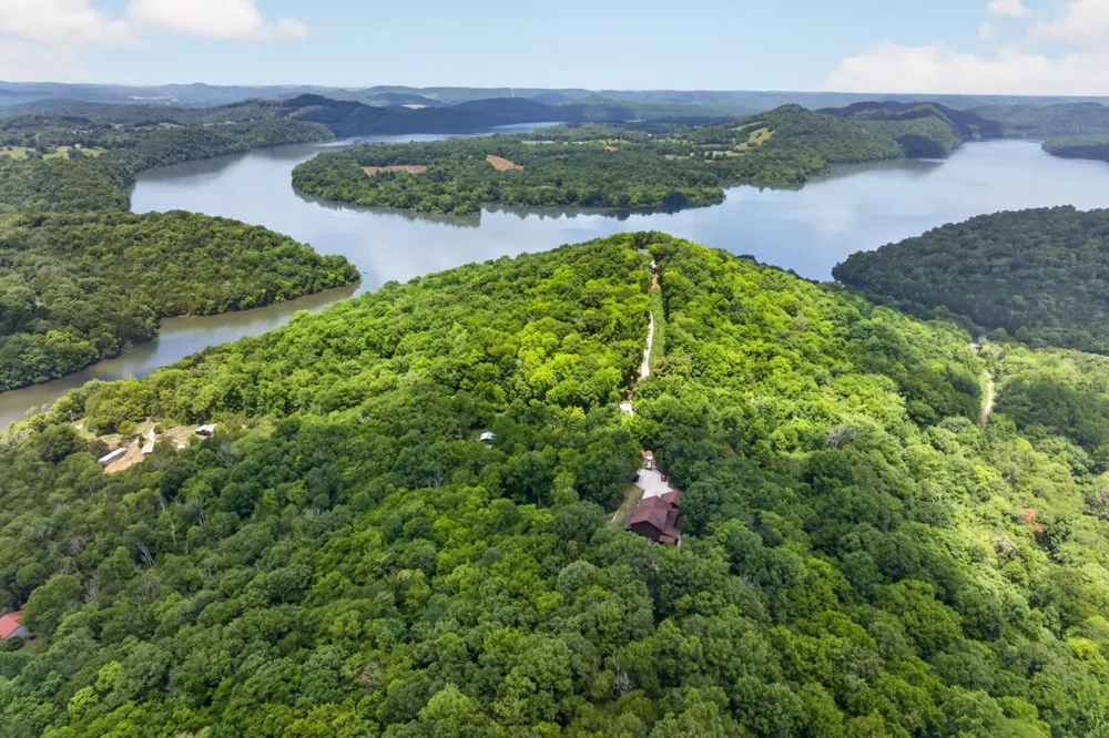 20 Magee Ln Elmwood, TN 38560