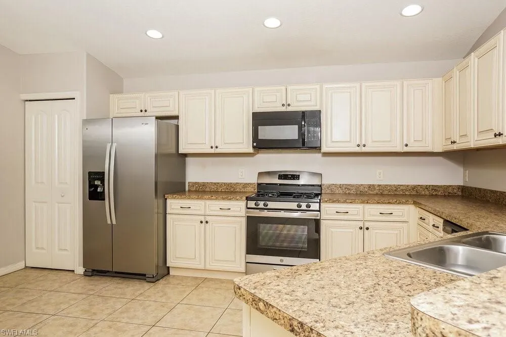 Address Not Shown Bradenton, FL 34208