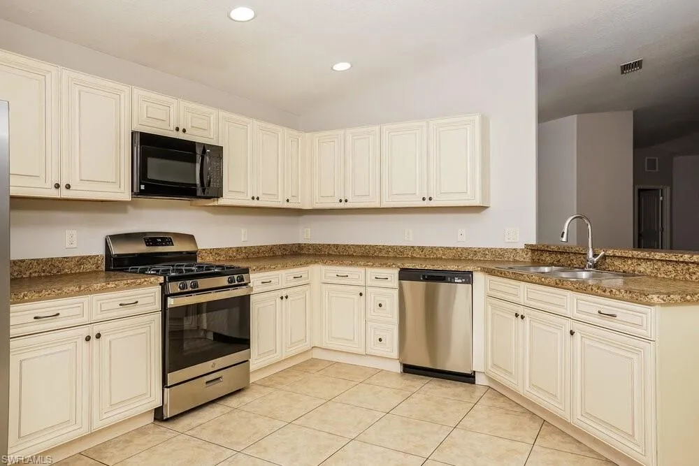 Address Not Shown Bradenton, FL 34208
