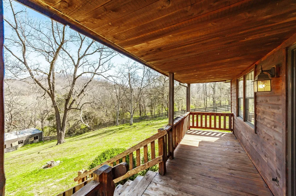 655 Cummings Ln Cottontown, TN 37048