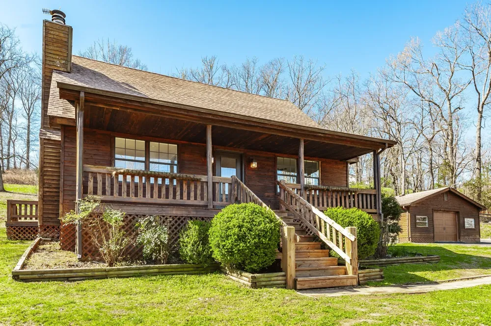 655 Cummings Ln Cottontown, TN 37048