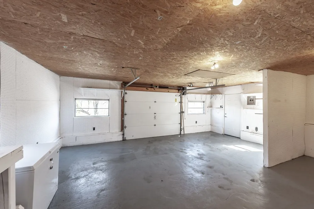 655 Cummings Ln Cottontown, TN 37048