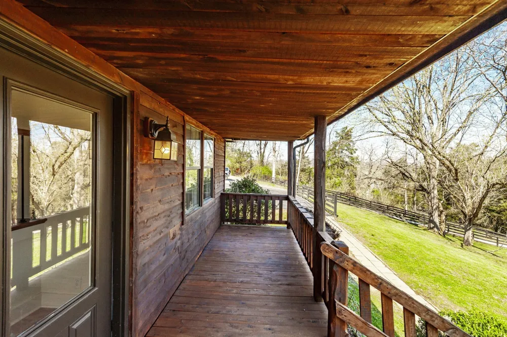 655 Cummings Ln Cottontown, TN 37048