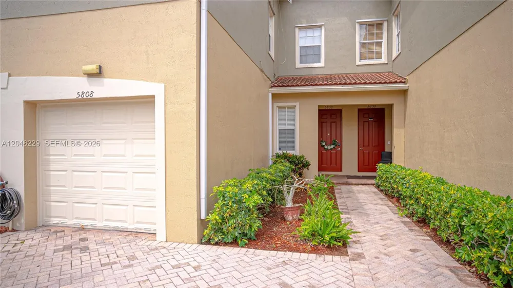 5808 Hampton Hills Blvd Tamarac, FL 33321