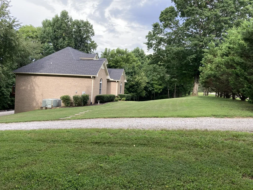 1225 Meeks Cemetery Rd Burns, TN 37029