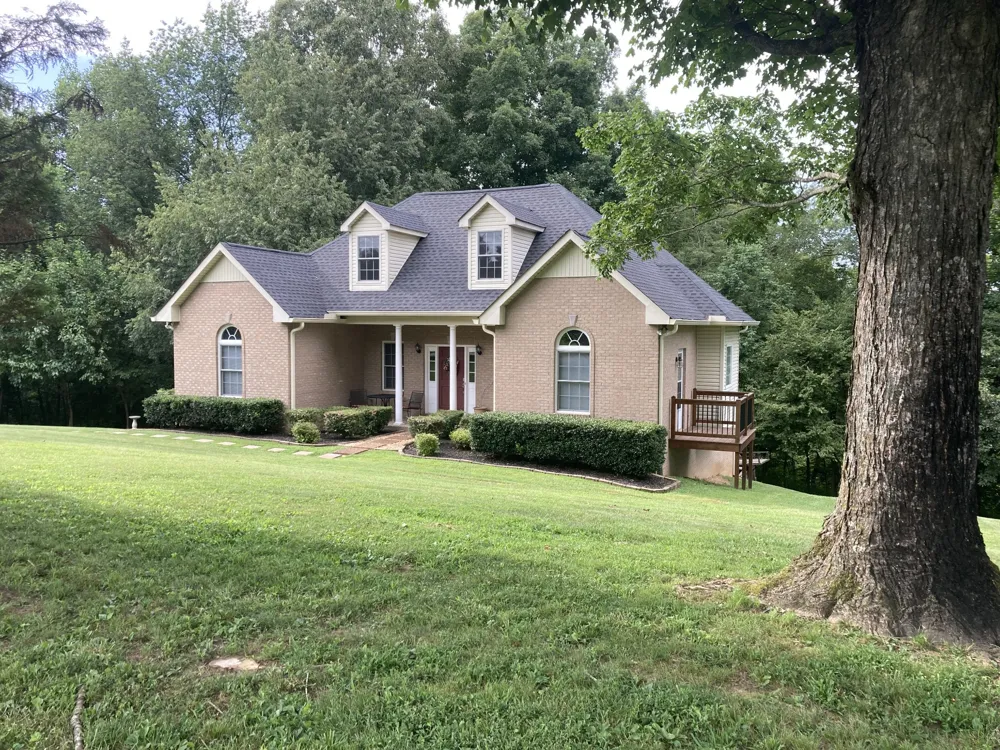 1225 Meeks Cemetery Rd Burns, TN 37029